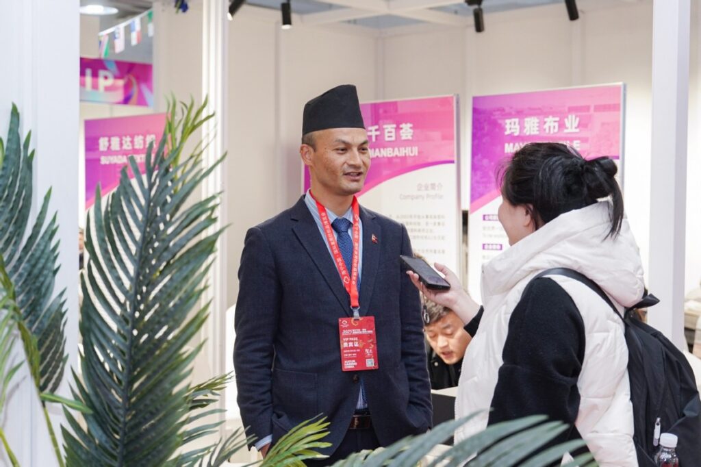 磅登场海宁春季家博会务实推进国际化发展！球王会平台“许村优品”家纺外贸对接会重(图2)