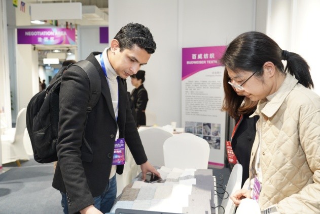 磅登场海宁春季家博会务实推进国际化发展！球王会平台“许村优品”家纺外贸对接会重(图6)